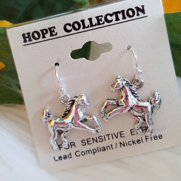 Hope Collection Silver Horse Earring - Picture 2 of 3